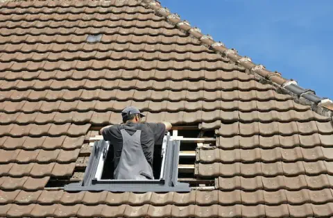 Pose de velux - Thevet-Saint-Julien